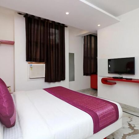 Hotel Leo Continental New Delhi Eksteriør bilde