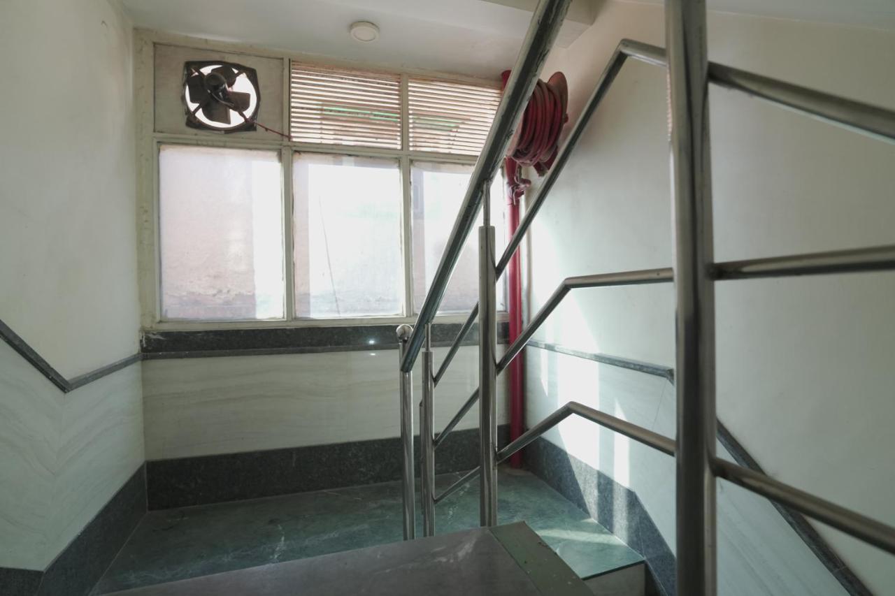 Hotel Leo Continental New Delhi Eksteriør bilde