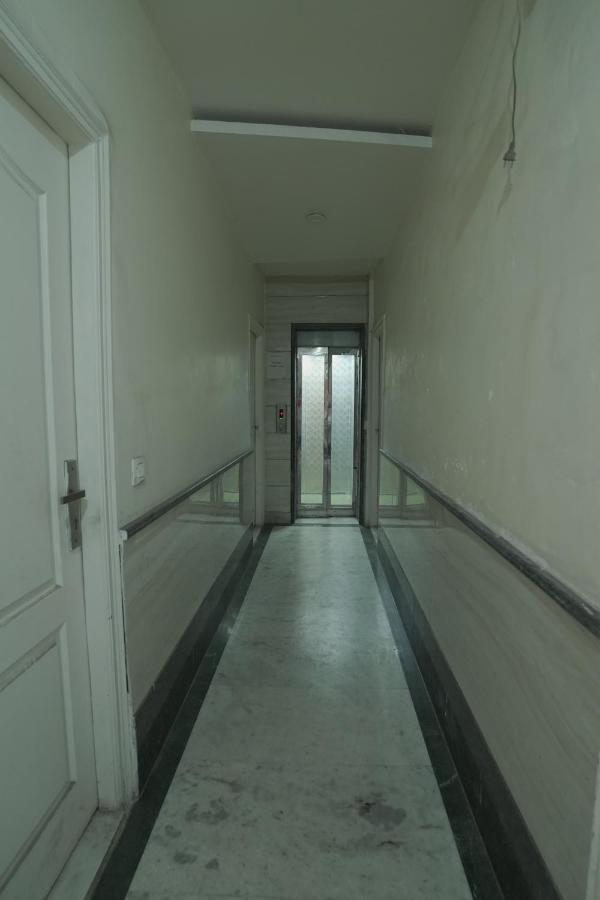 Hotel Leo Continental New Delhi Eksteriør bilde