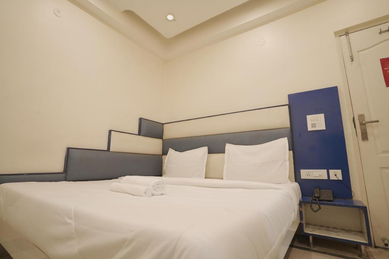 Hotel Leo Continental New Delhi Eksteriør bilde