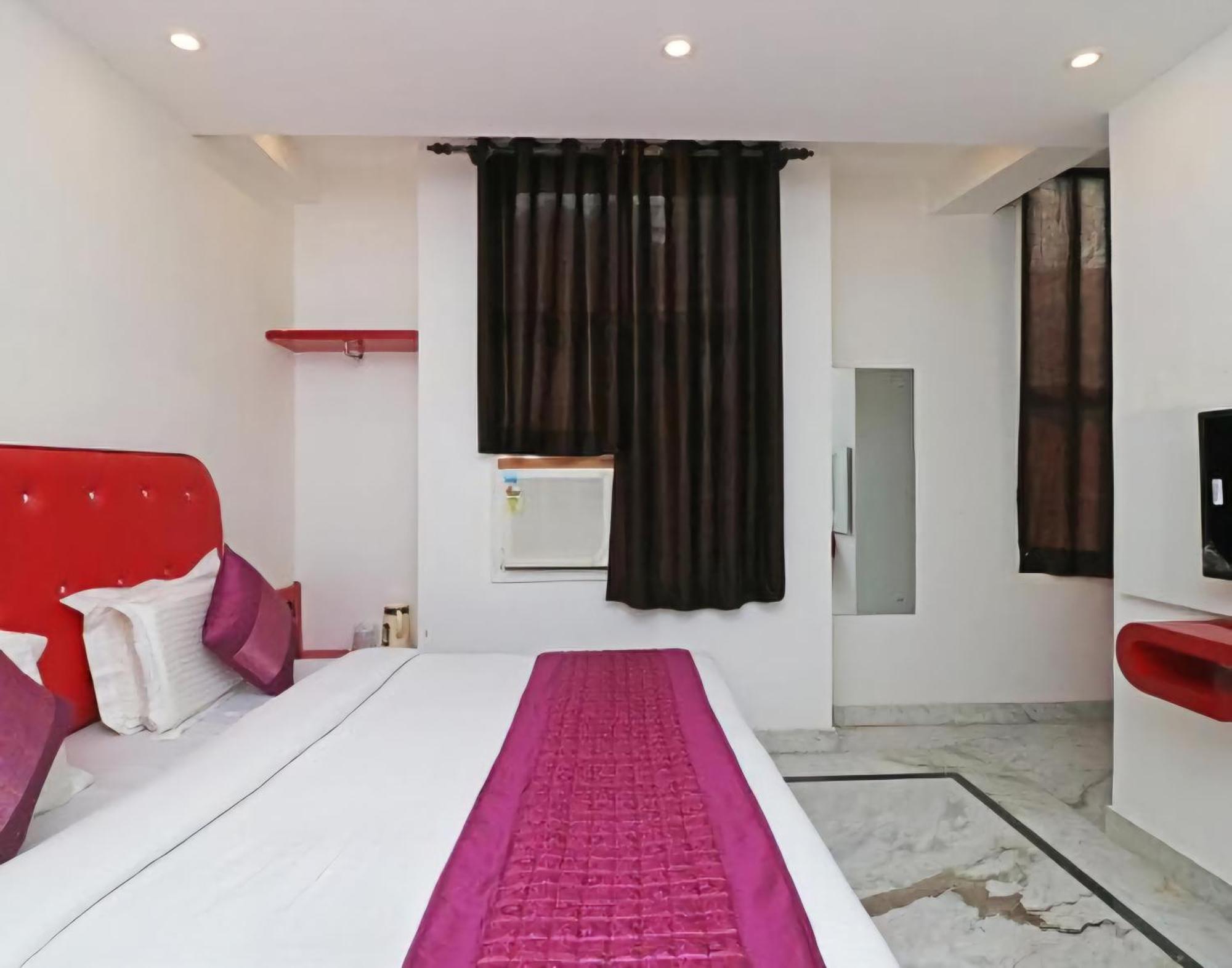 Hotel Leo Continental New Delhi Eksteriør bilde