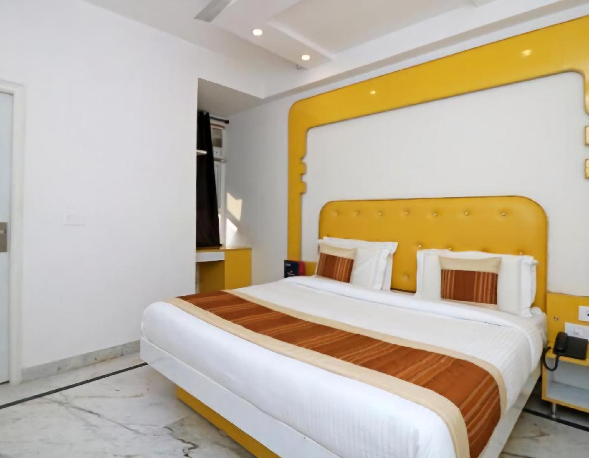 Hotel Leo Continental New Delhi Eksteriør bilde