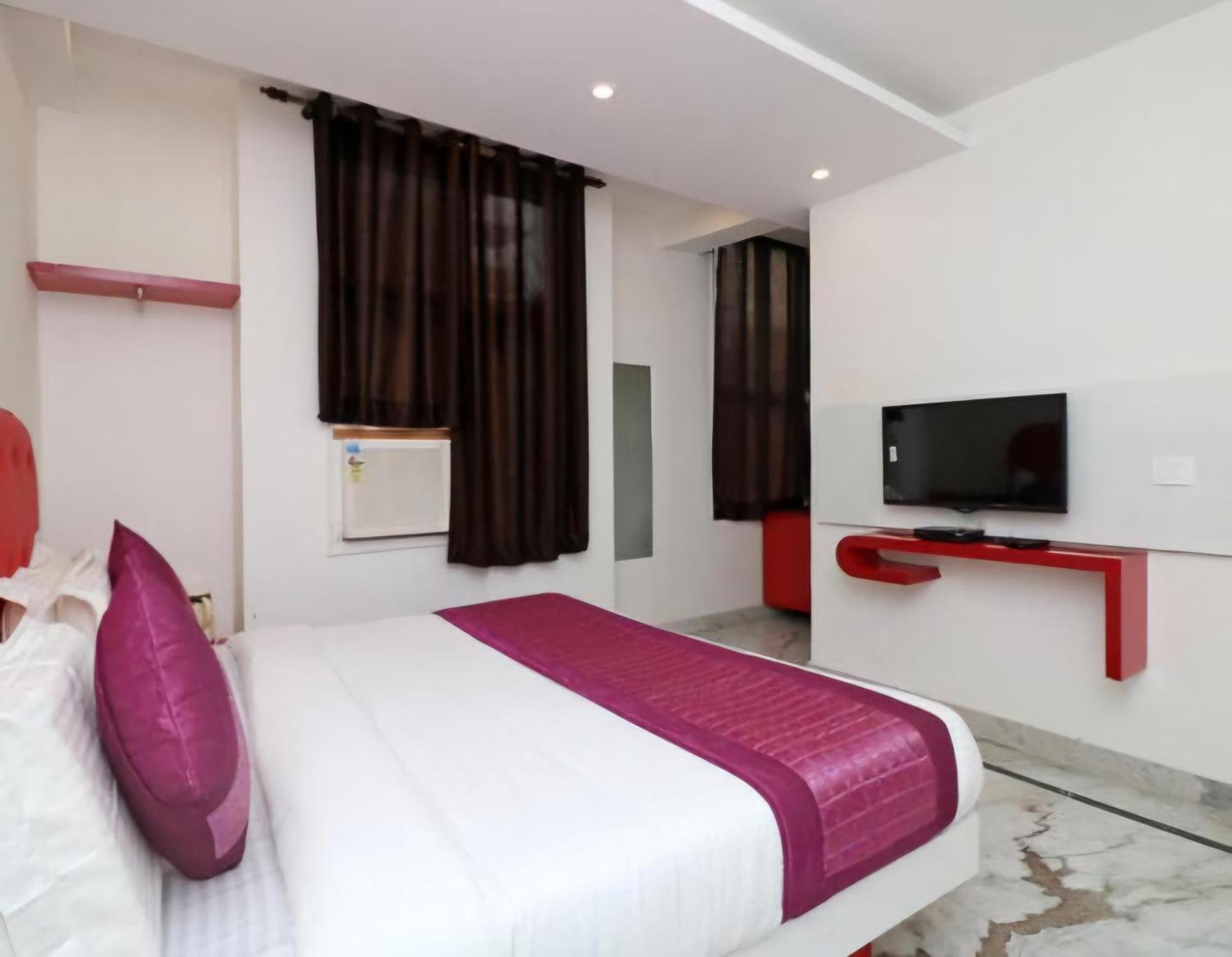 Hotel Leo Continental New Delhi Eksteriør bilde