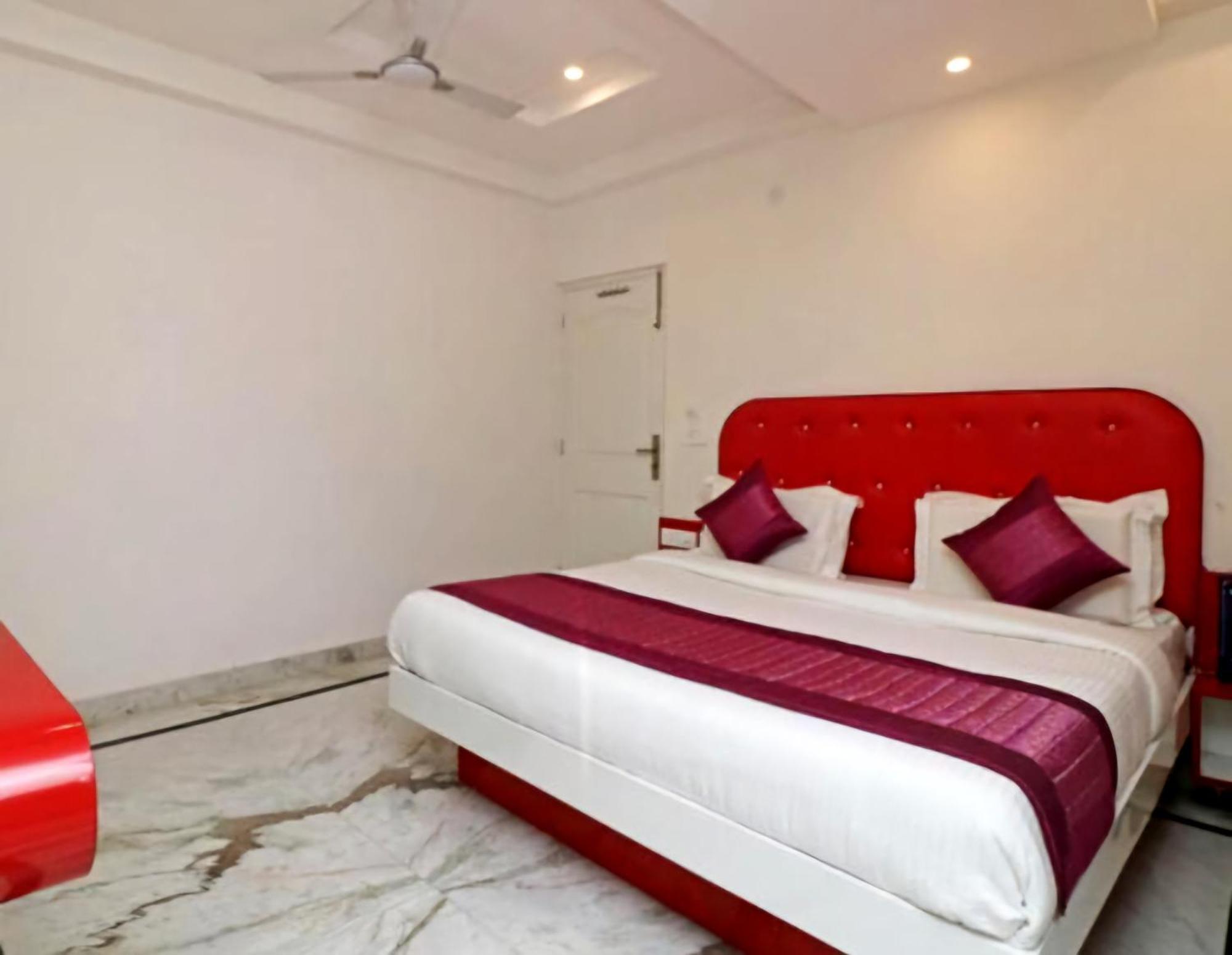 Hotel Leo Continental New Delhi Eksteriør bilde