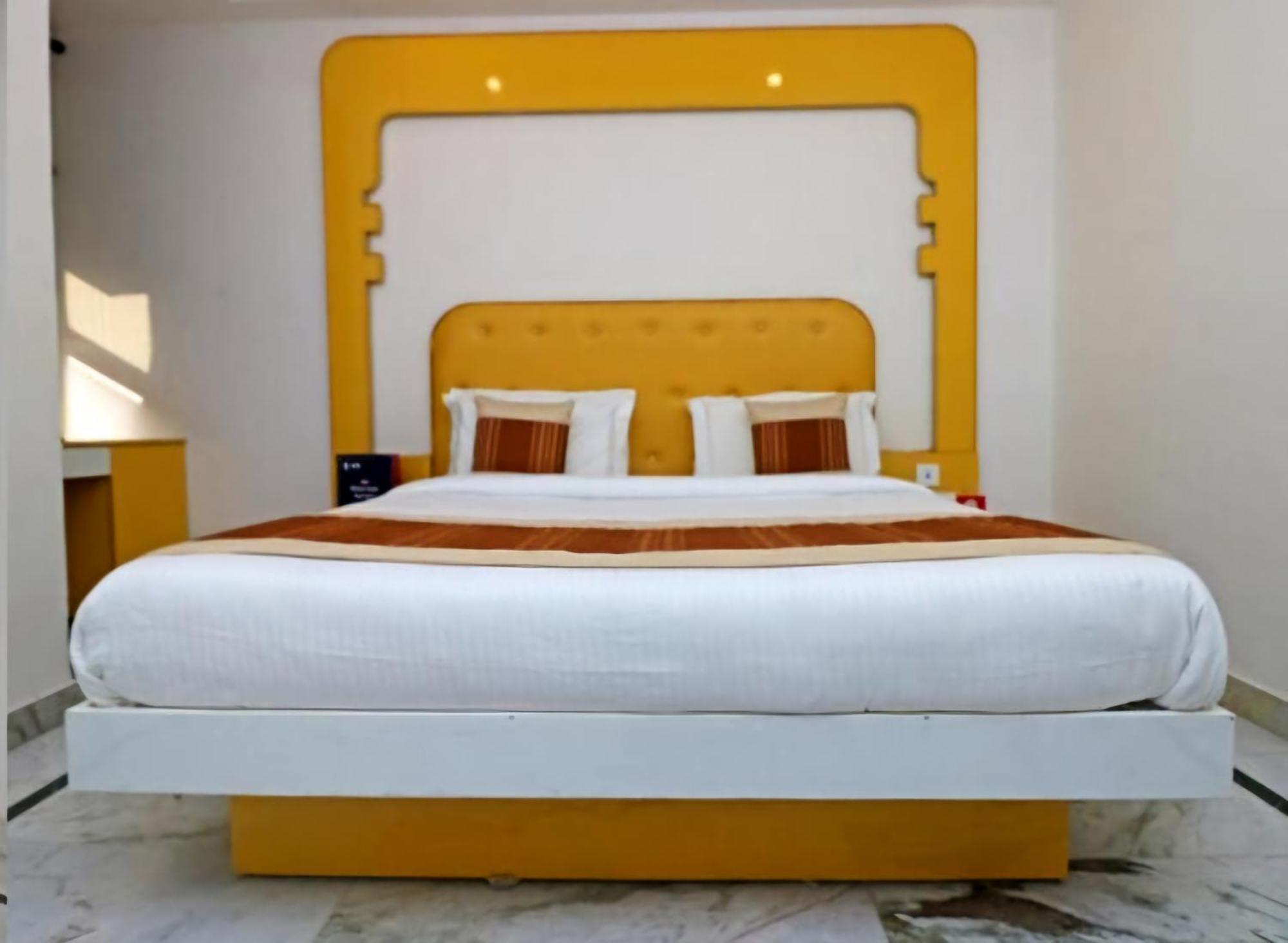 Hotel Leo Continental New Delhi Eksteriør bilde