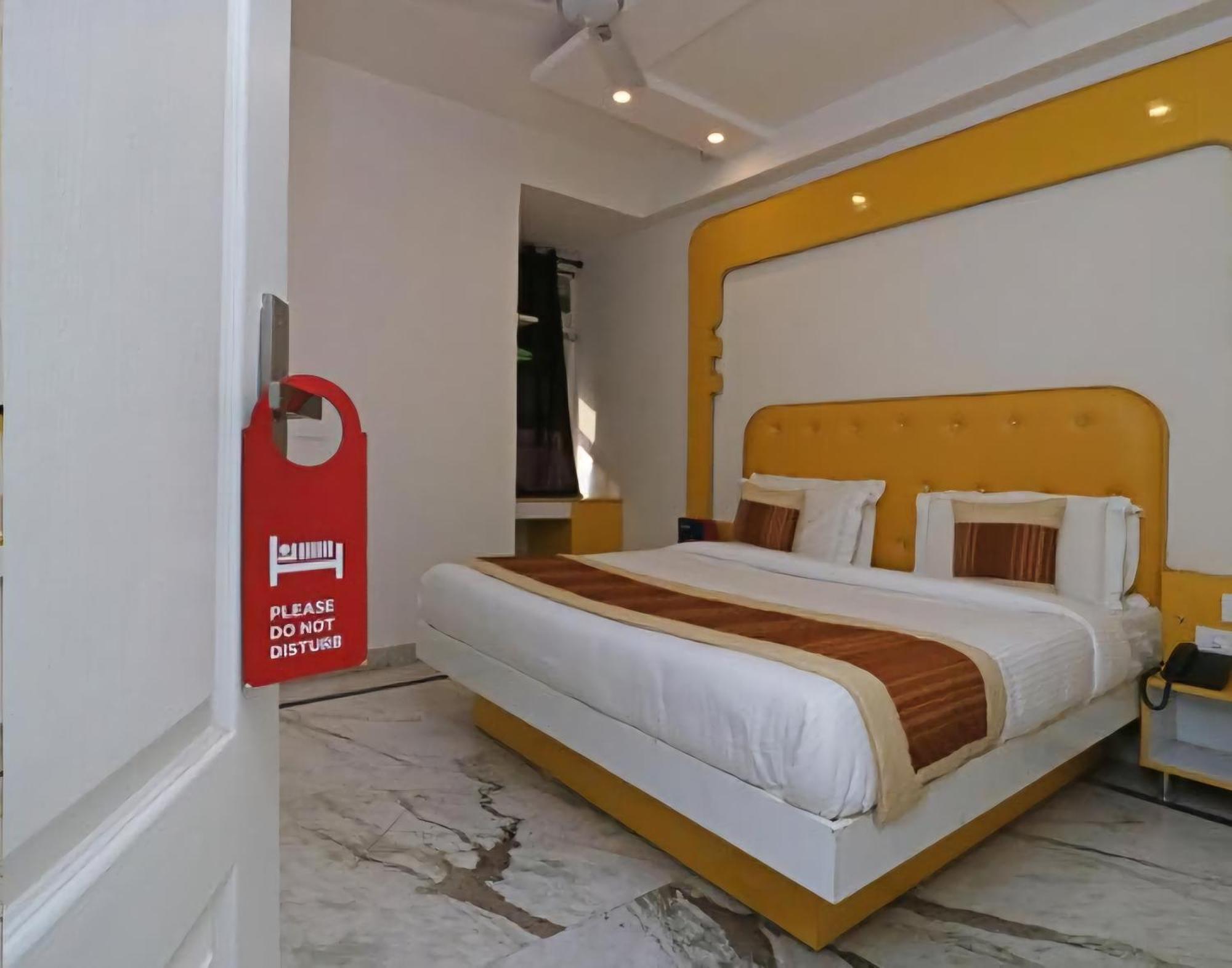 Hotel Leo Continental New Delhi Eksteriør bilde