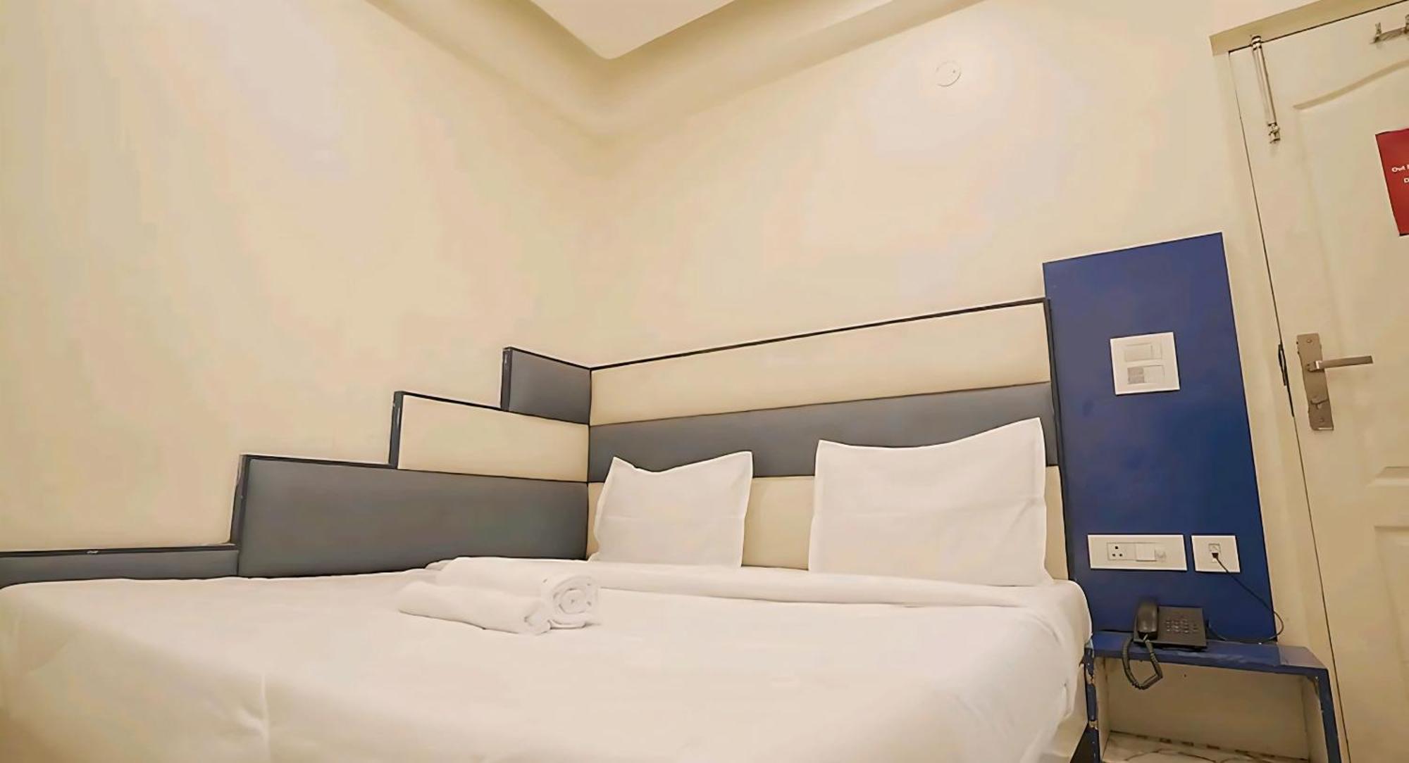 Hotel Leo Continental New Delhi Eksteriør bilde