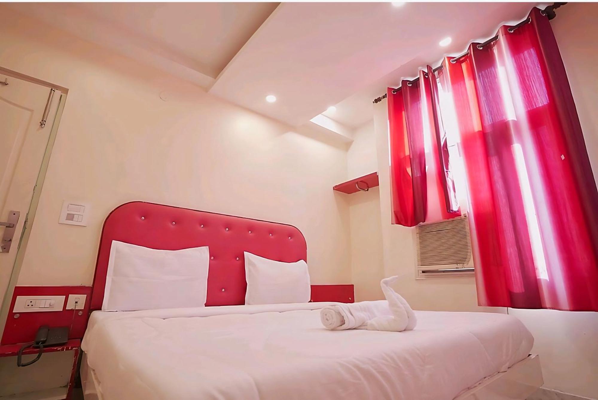 Hotel Leo Continental New Delhi Eksteriør bilde