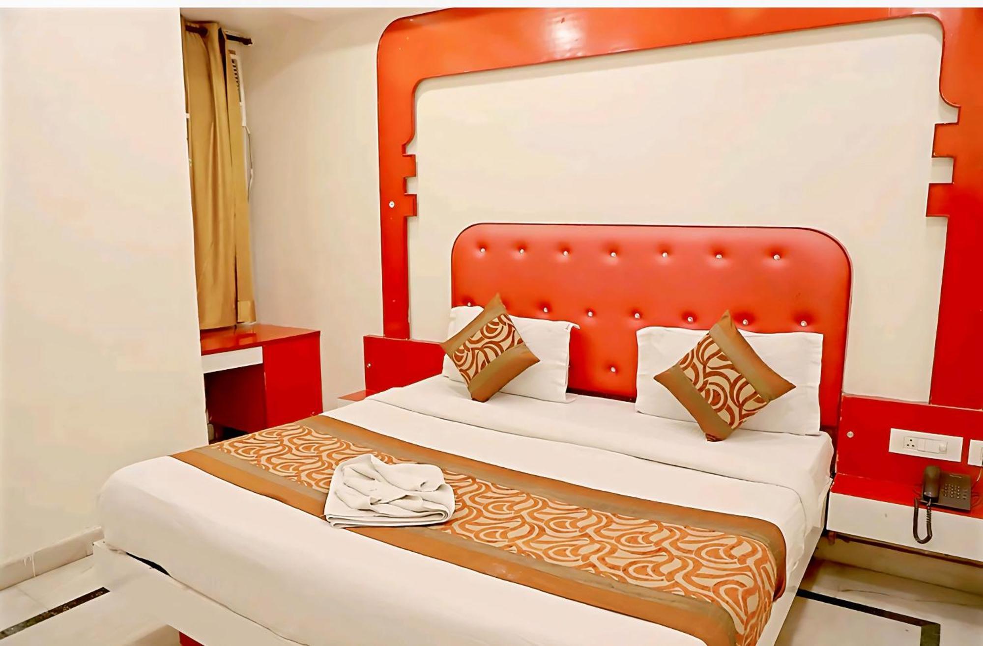 Hotel Leo Continental New Delhi Eksteriør bilde