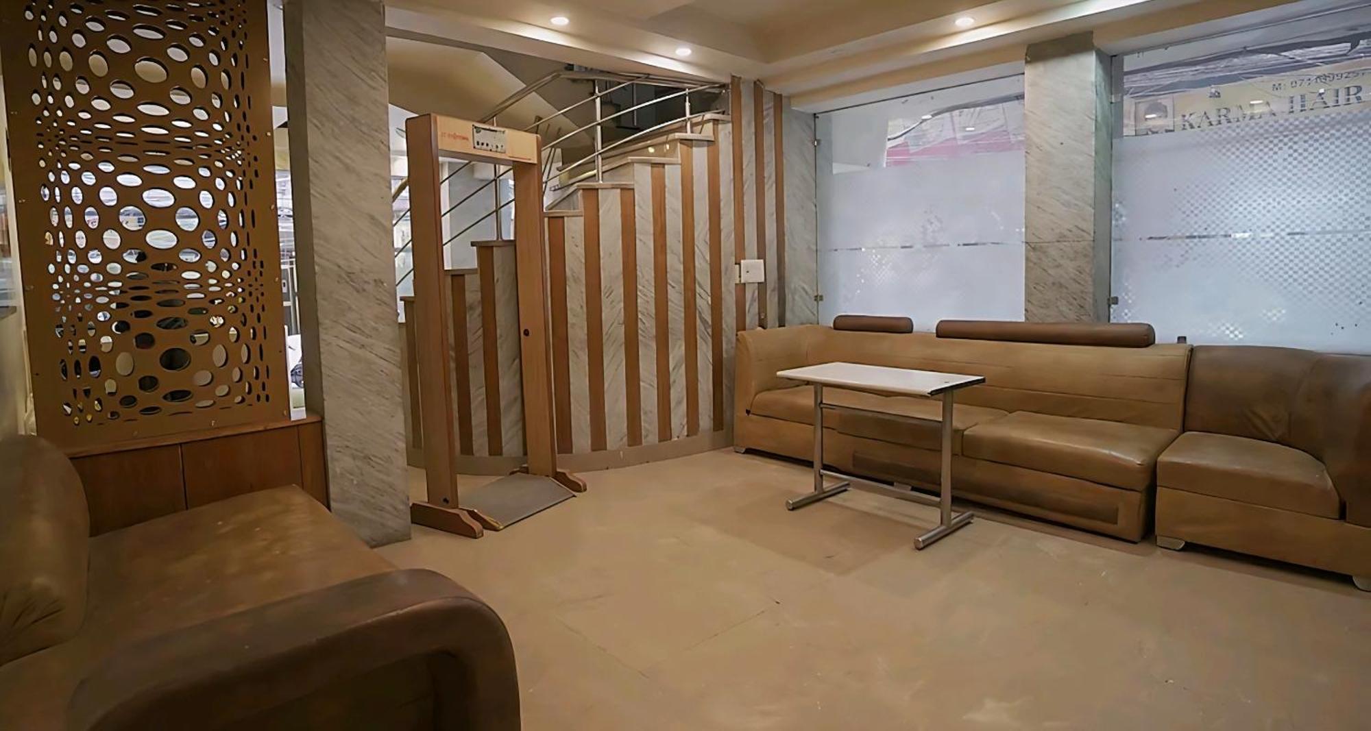 Hotel Leo Continental New Delhi Eksteriør bilde