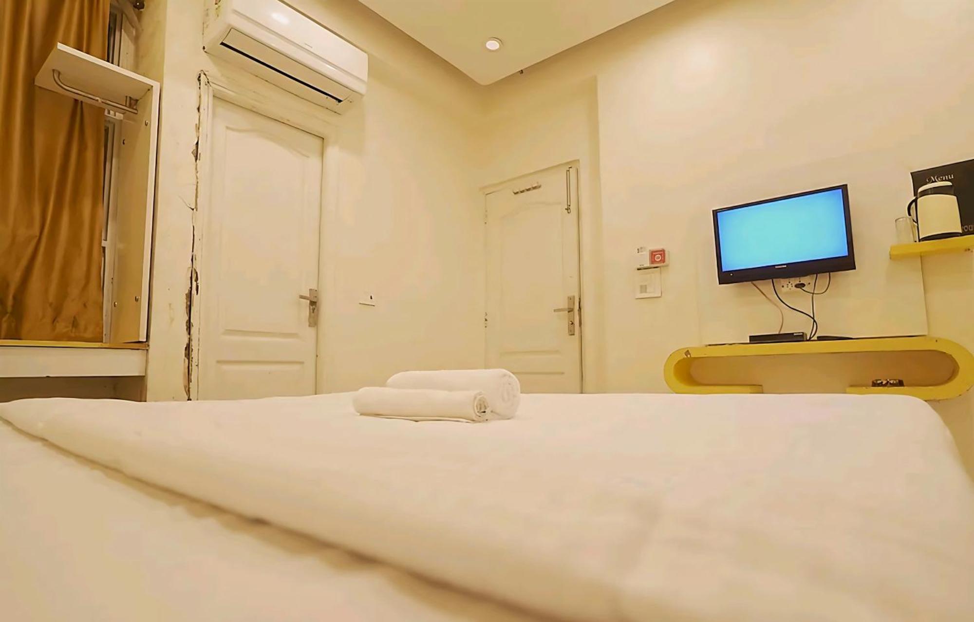 Hotel Leo Continental New Delhi Eksteriør bilde