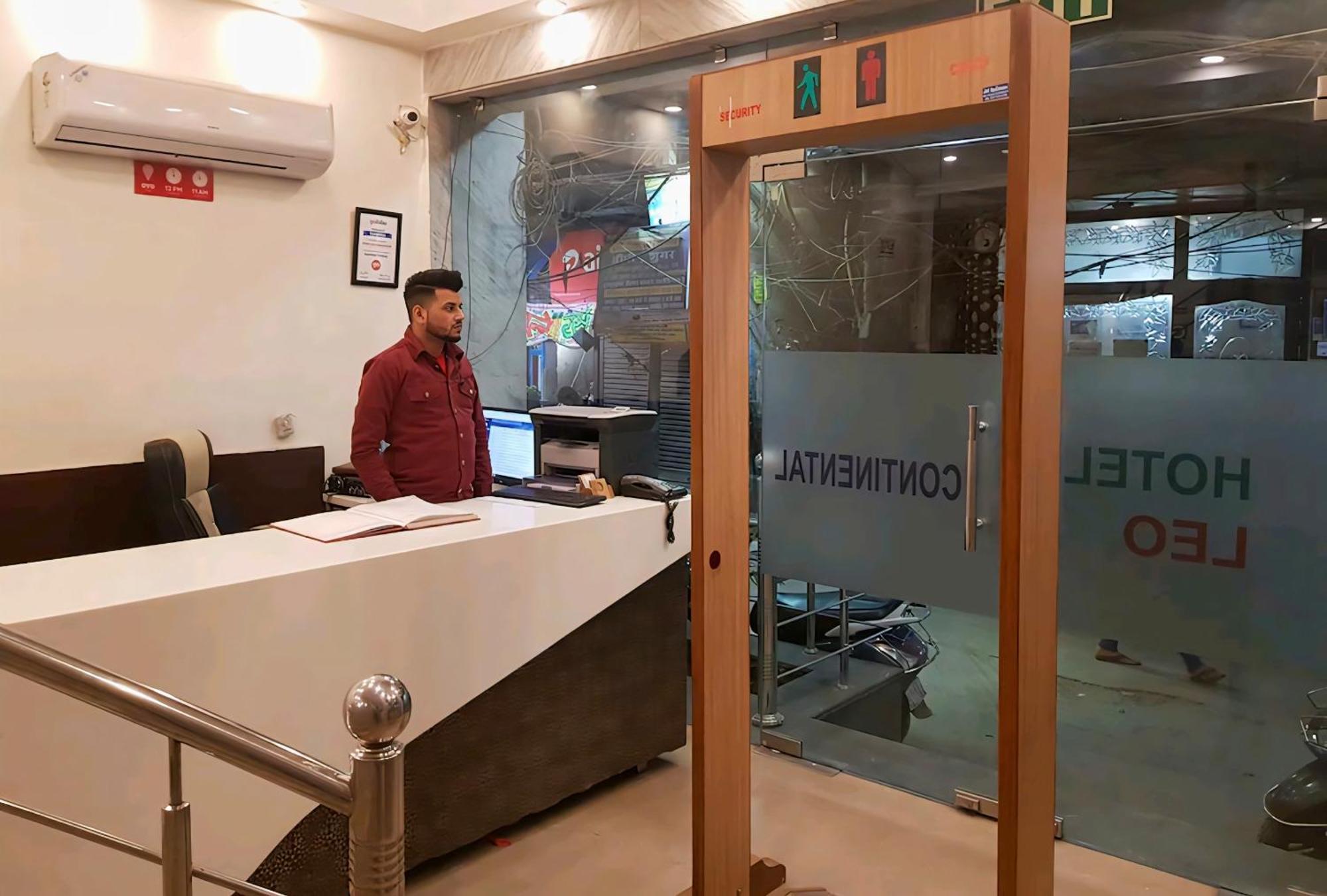 Hotel Leo Continental New Delhi Eksteriør bilde