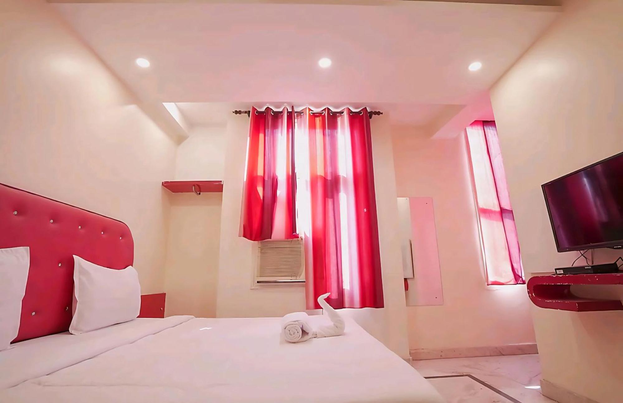 Hotel Leo Continental New Delhi Eksteriør bilde