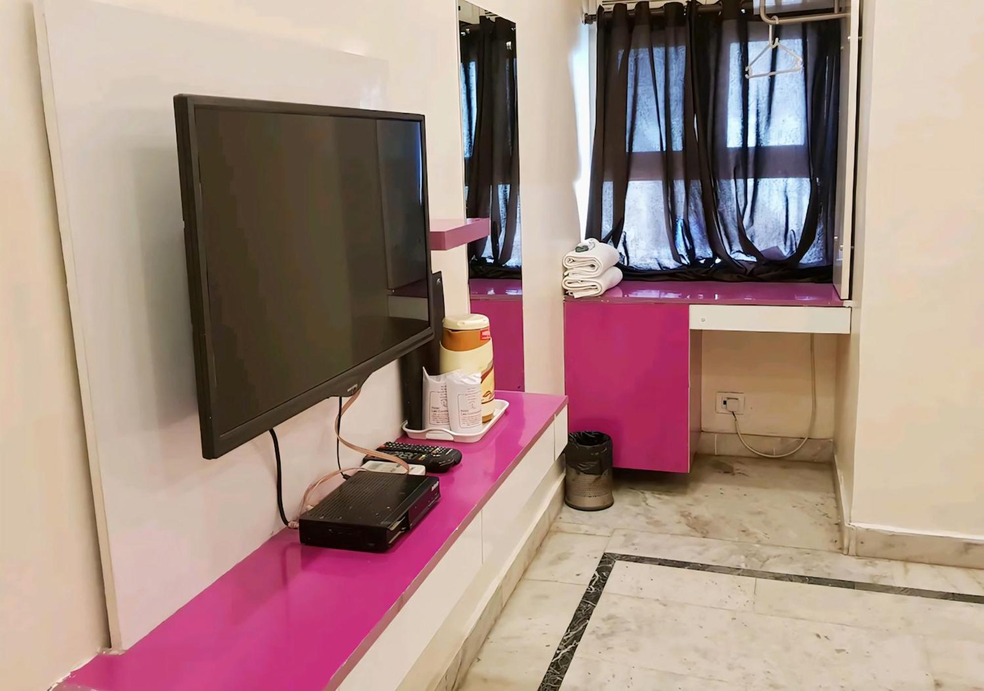 Hotel Leo Continental New Delhi Eksteriør bilde