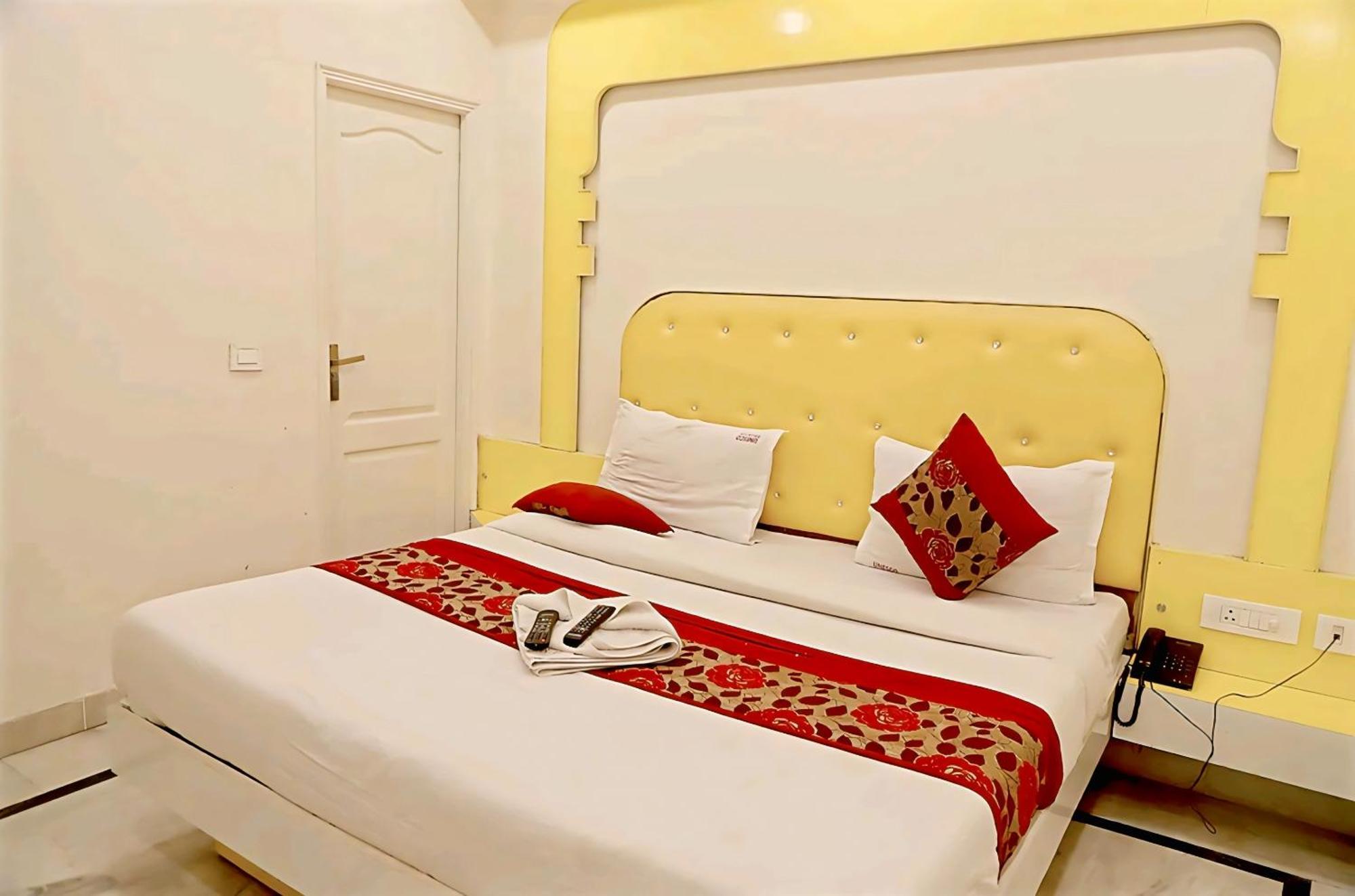 Hotel Leo Continental New Delhi Eksteriør bilde