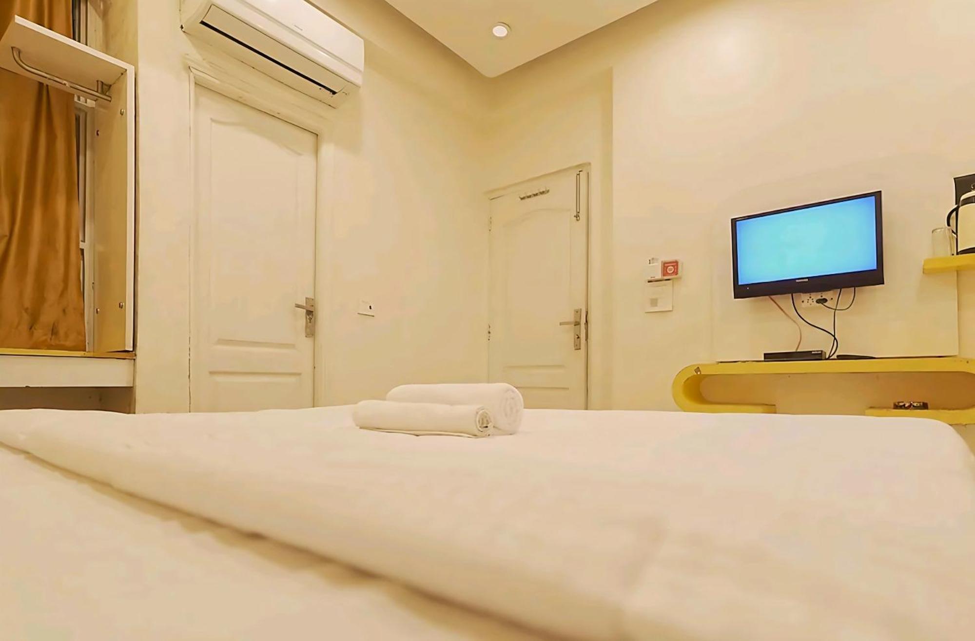 Hotel Leo Continental New Delhi Eksteriør bilde