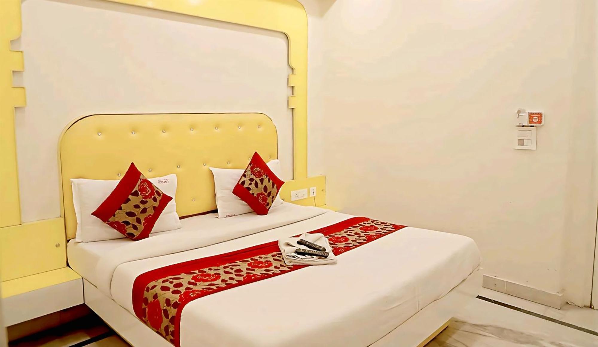 Hotel Leo Continental New Delhi Eksteriør bilde