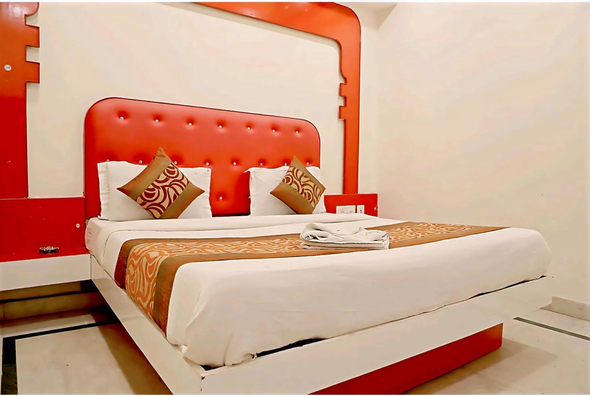 Hotel Leo Continental New Delhi Eksteriør bilde